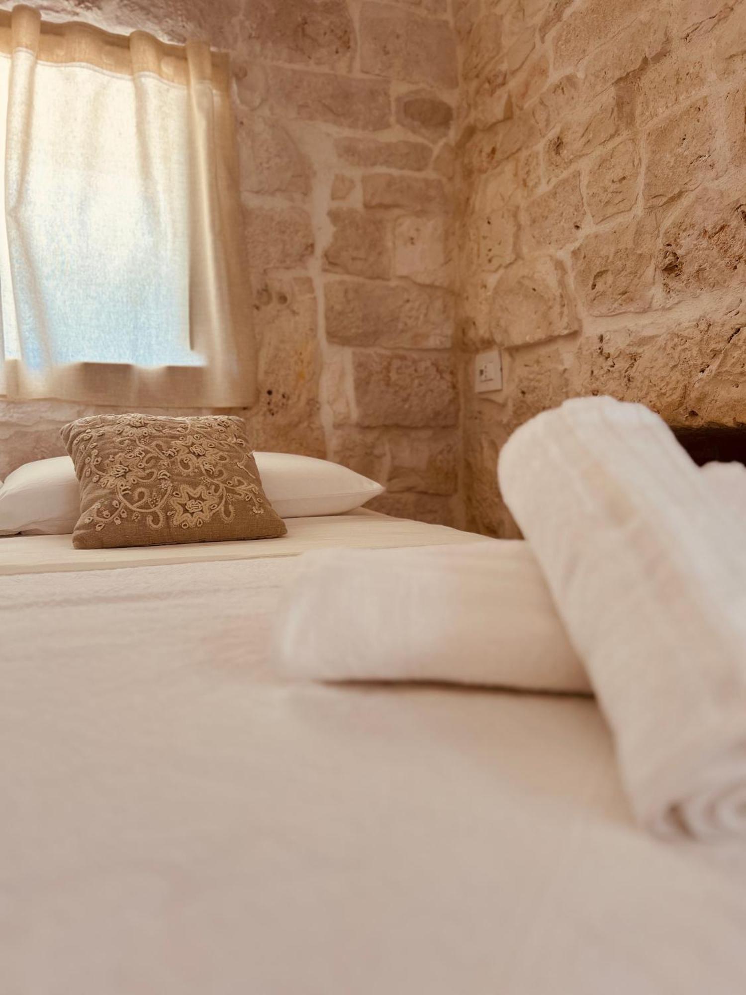 Trulli In Contrada - Monopoli Pensionat Exteriör bild