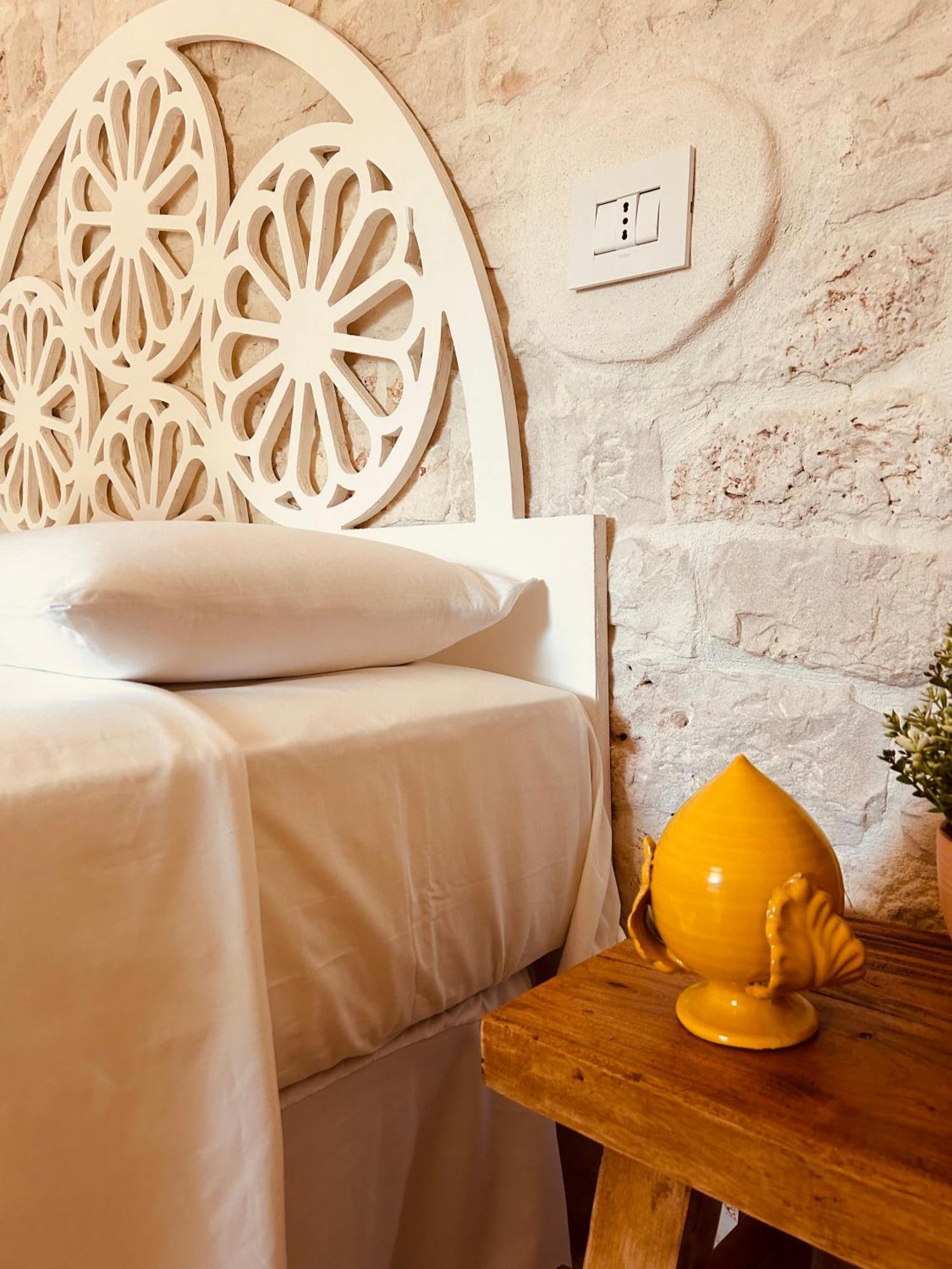 Trulli In Contrada - Monopoli Pensionat Exteriör bild