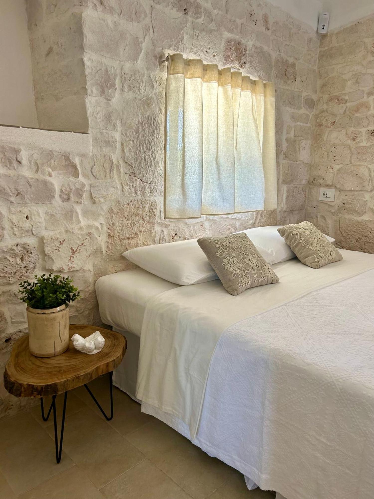 Trulli In Contrada - Monopoli Pensionat Exteriör bild