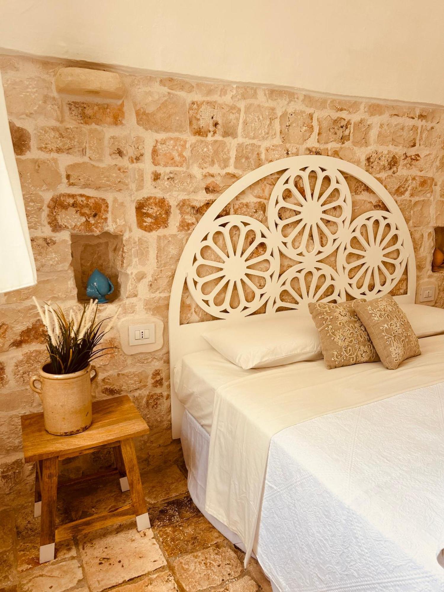 Trulli In Contrada - Monopoli Pensionat Exteriör bild