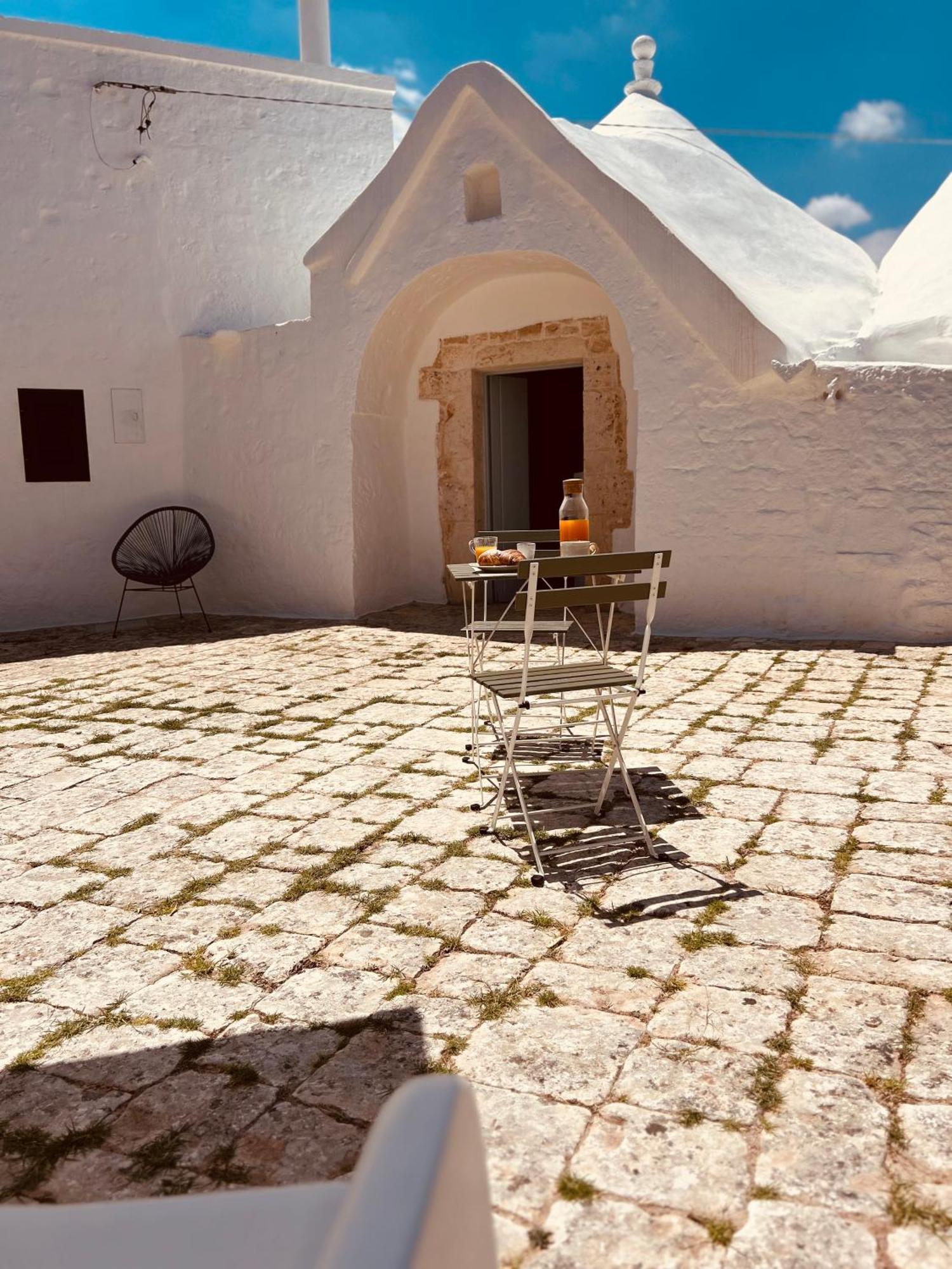 Trulli In Contrada - Monopoli Pensionat Exteriör bild