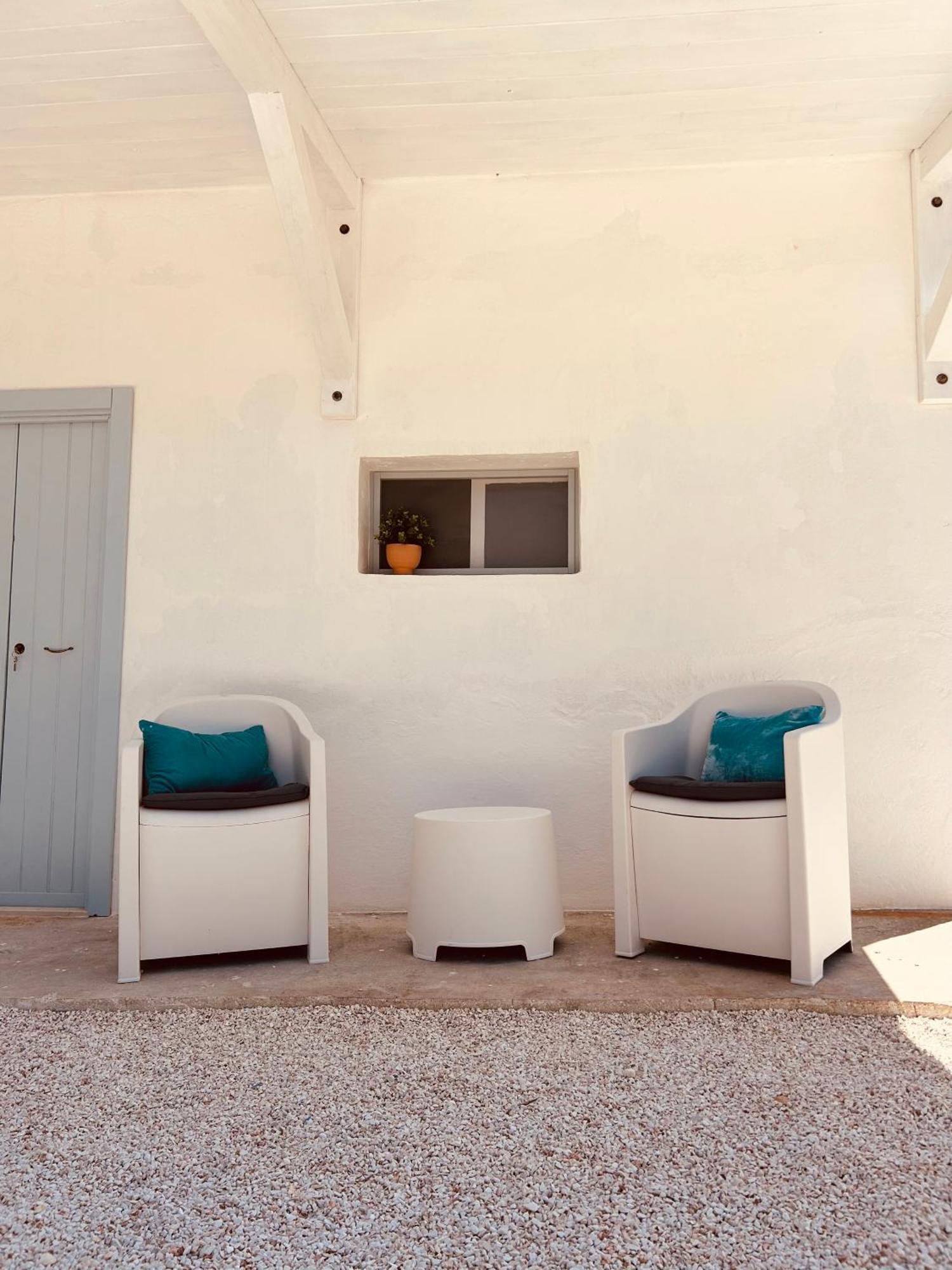 Trulli In Contrada - Monopoli Pensionat Exteriör bild