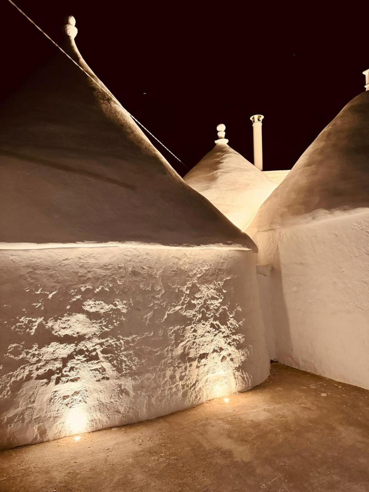 Trulli In Contrada - Monopoli Pensionat Exteriör bild