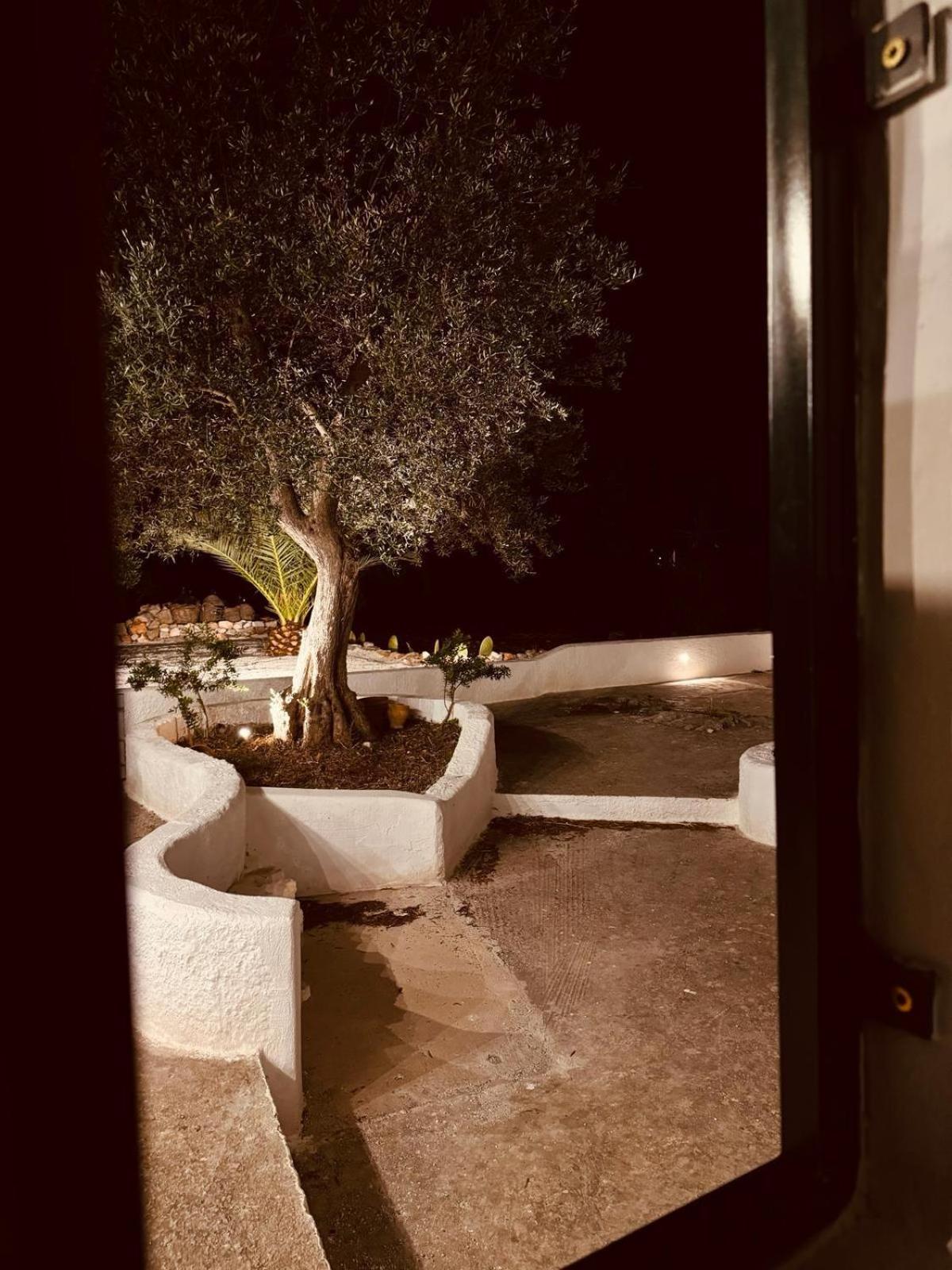Trulli In Contrada - Monopoli Pensionat Exteriör bild