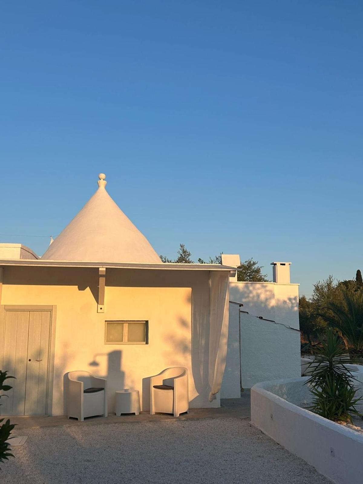Trulli In Contrada - Monopoli Pensionat Exteriör bild