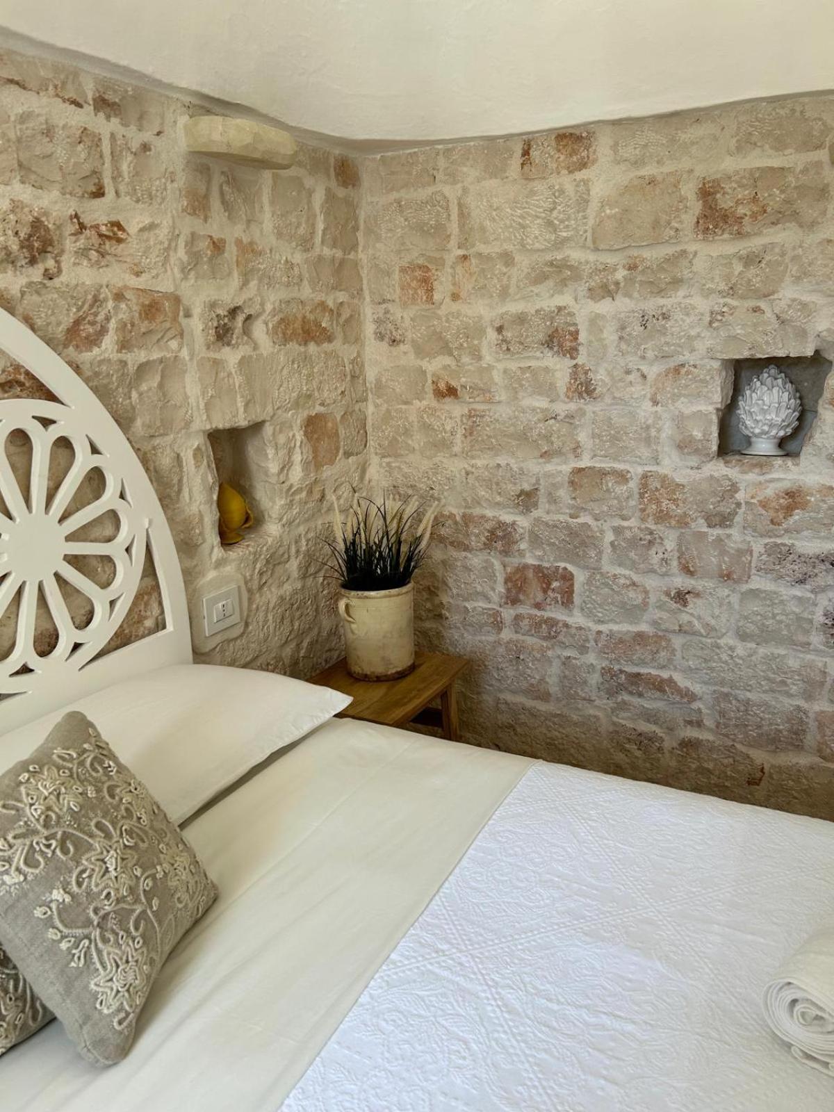 Trulli In Contrada - Monopoli Pensionat Exteriör bild